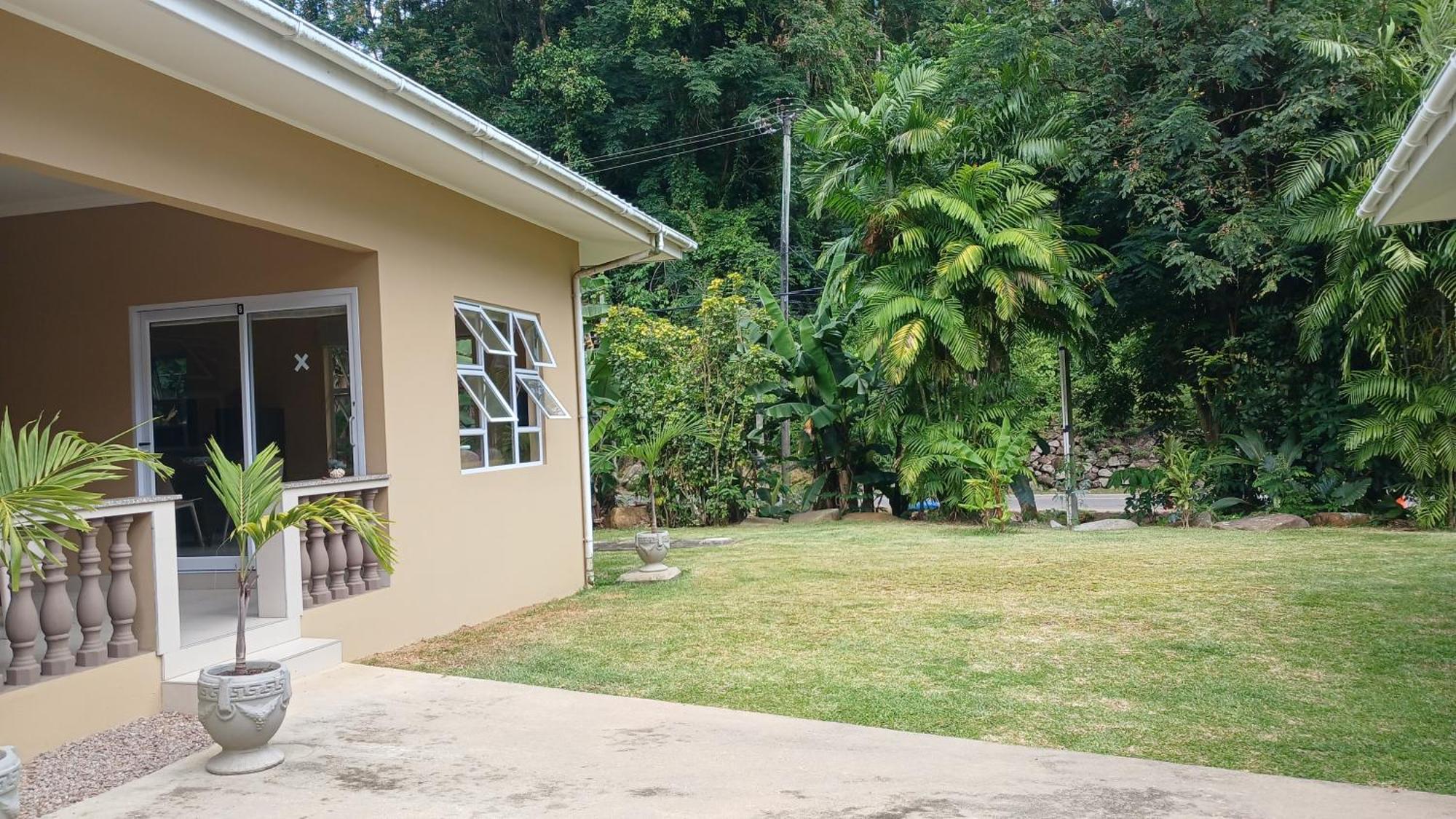 Beau Bassin Inn Baie Lazare  Ngoại thất bức ảnh