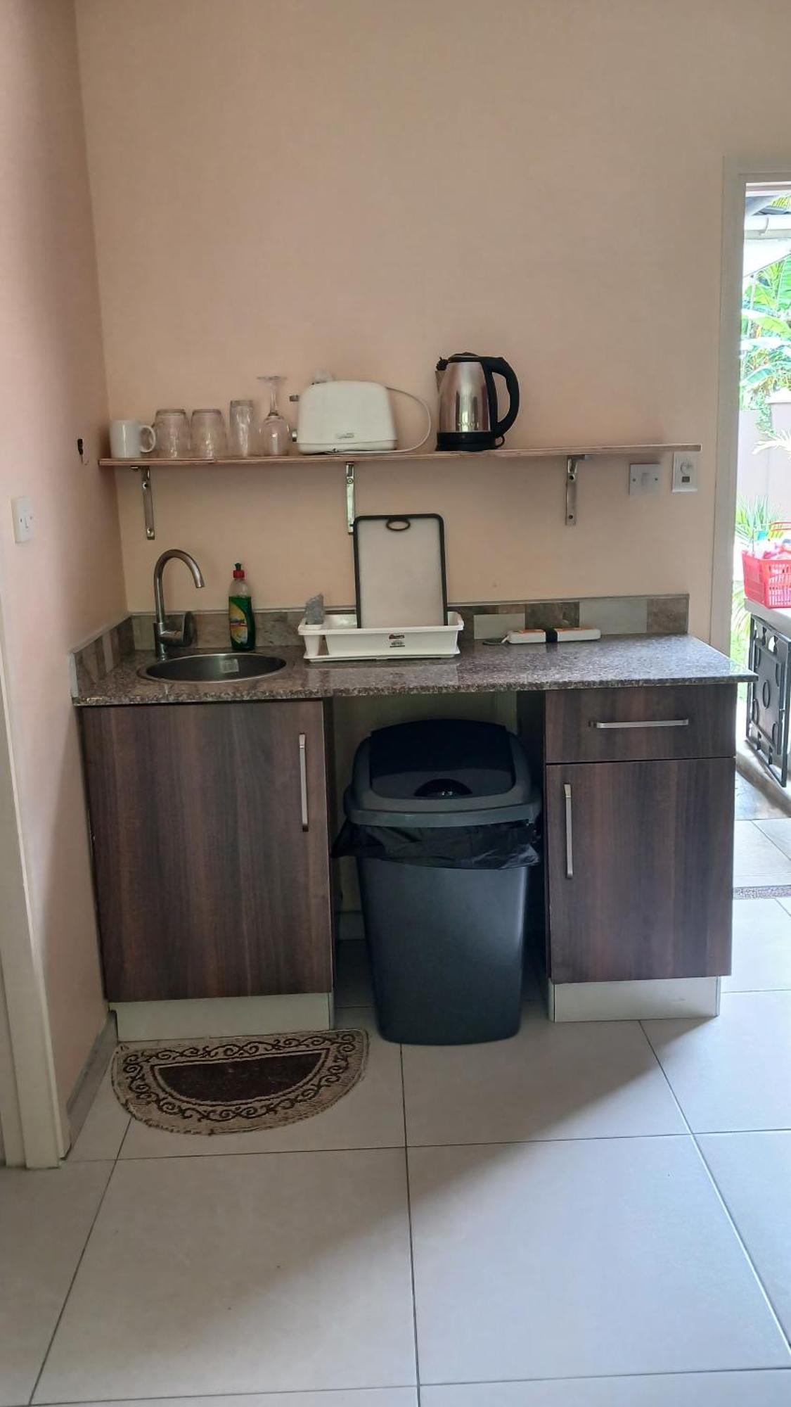 Beau Bassin Inn Baie Lazare  Ngoại thất bức ảnh