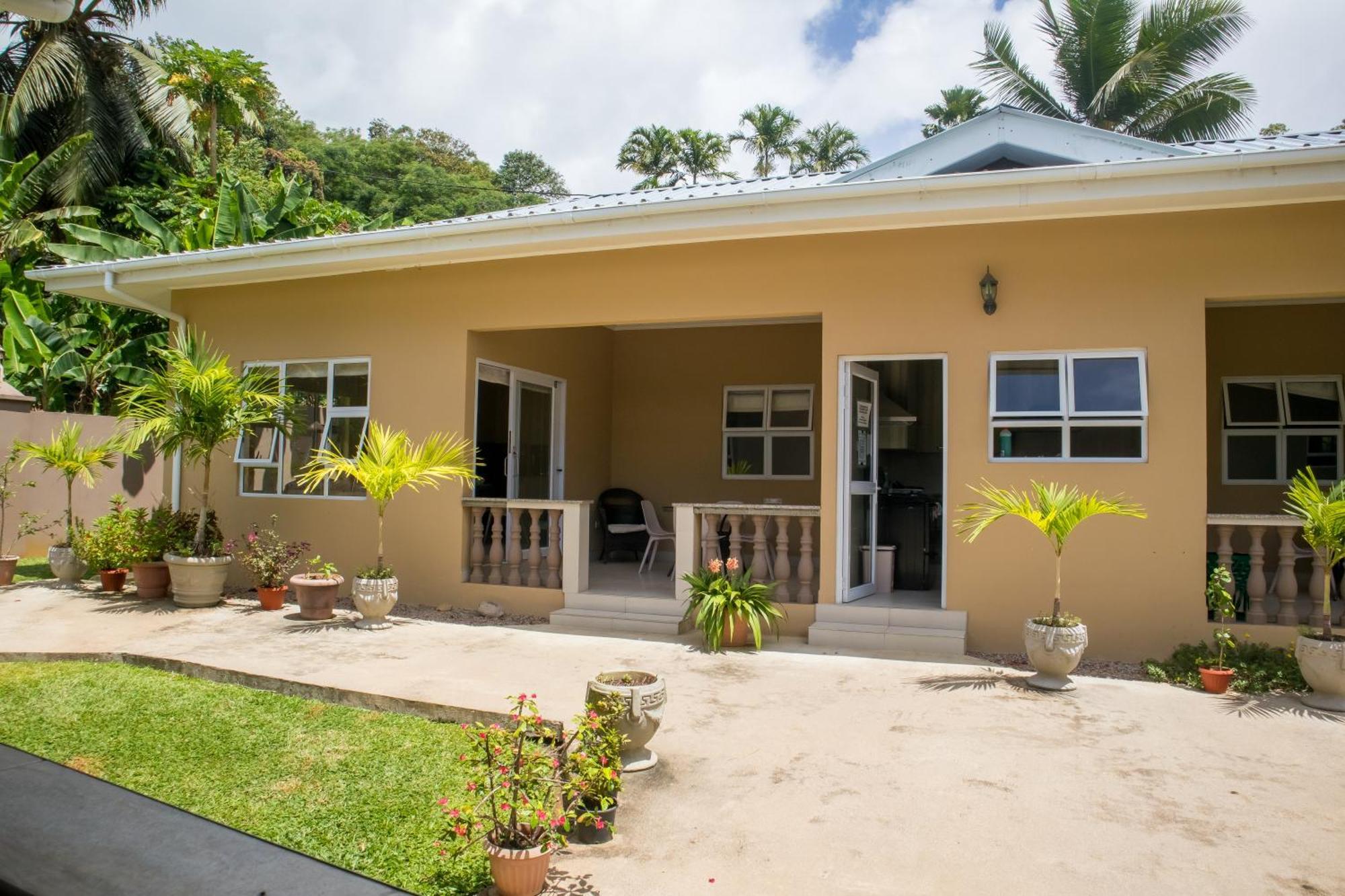 Beau Bassin Inn Baie Lazare  Ngoại thất bức ảnh
