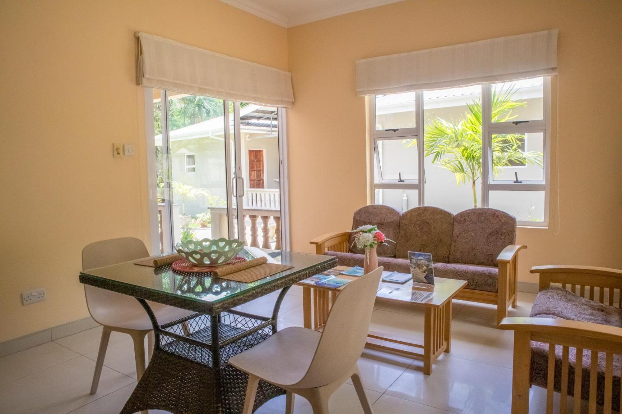 Beau Bassin Inn Baie Lazare  Ngoại thất bức ảnh