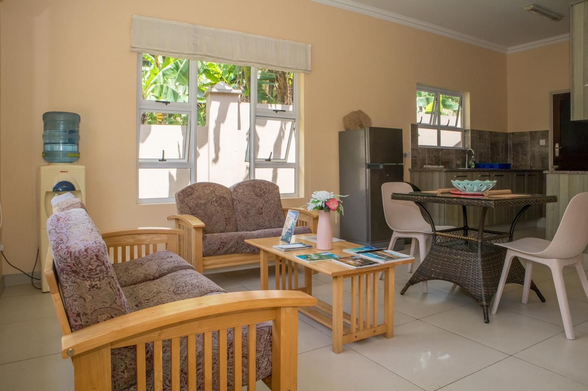 Beau Bassin Inn Baie Lazare  Ngoại thất bức ảnh