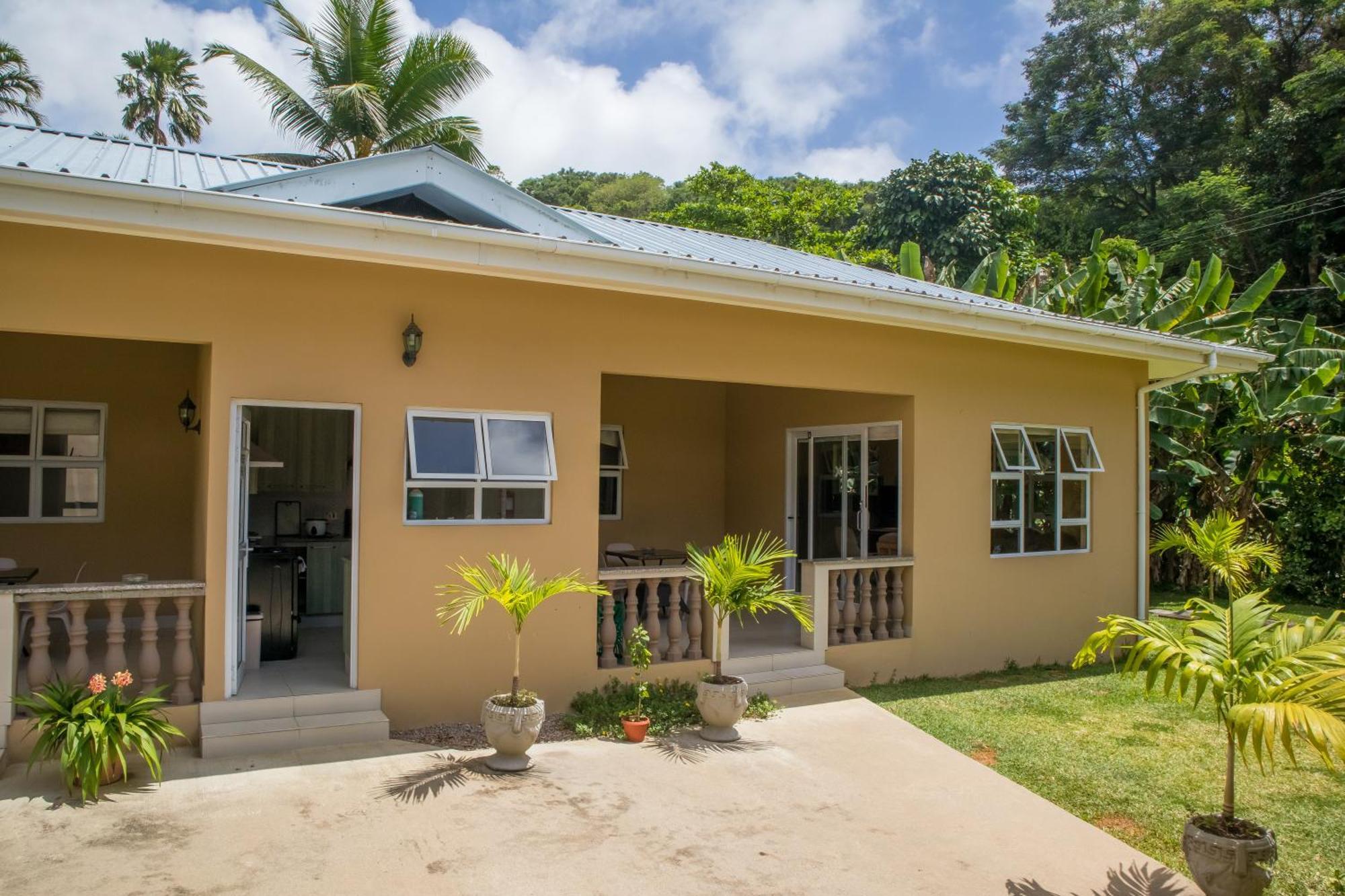 Beau Bassin Inn Baie Lazare  Ngoại thất bức ảnh