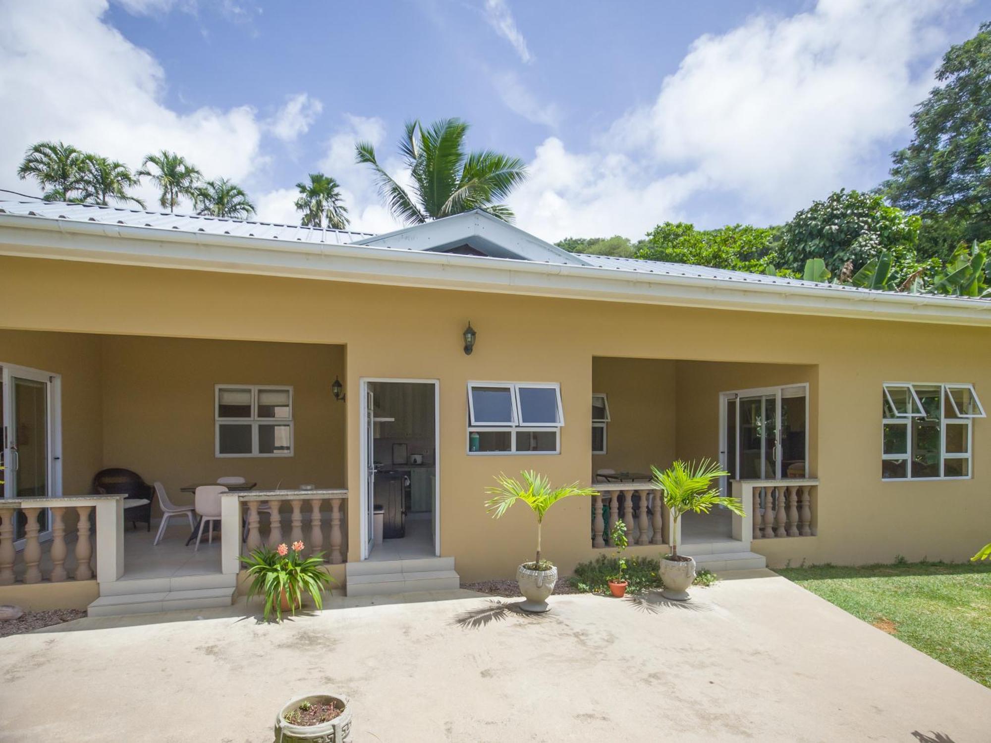 Beau Bassin Inn Baie Lazare  Ngoại thất bức ảnh