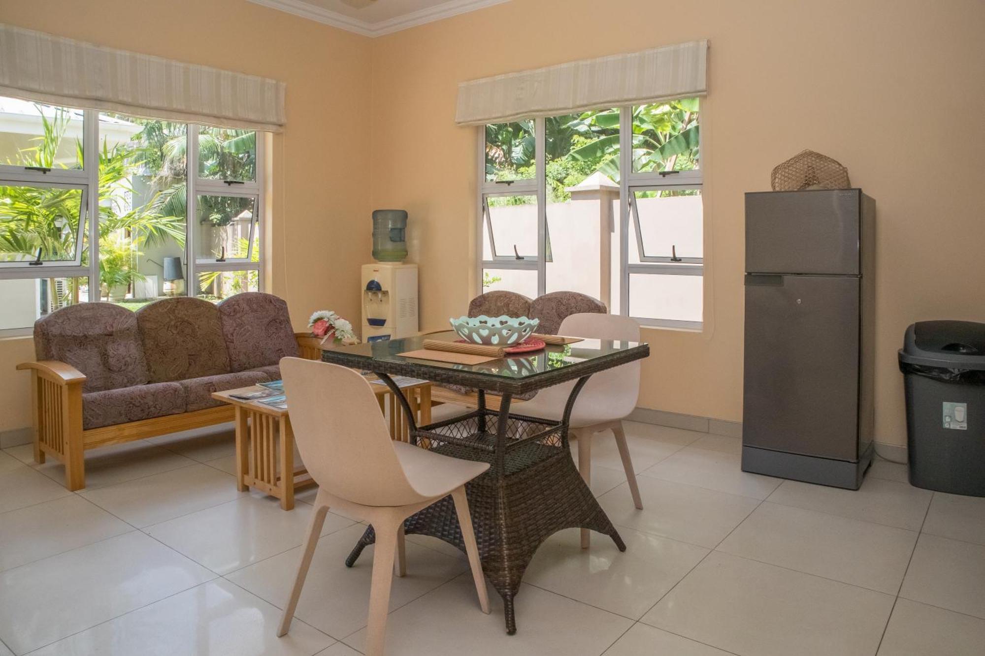 Beau Bassin Inn Baie Lazare  Ngoại thất bức ảnh